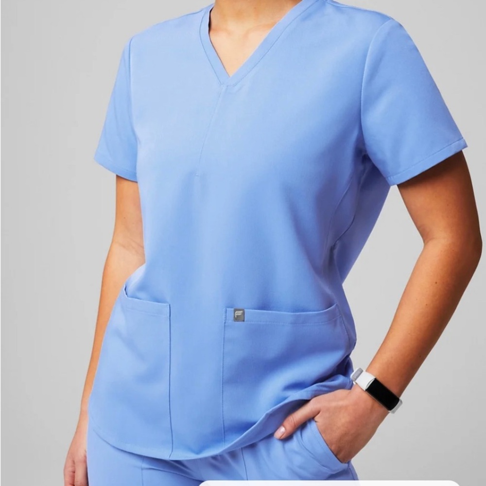 Fabletics Method Scrub Top & On-Call Scrub Jogger